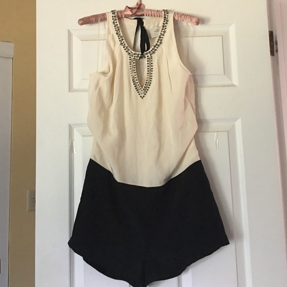 Romper - Picture 1 of 4